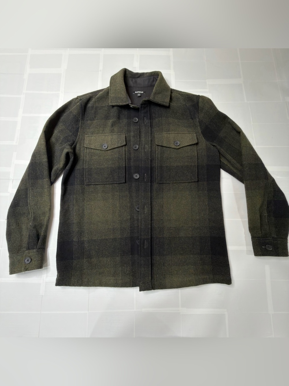 Express Men’s M Plaid Shacket Green Color Flannel Shirt Jacket Button Up NWT